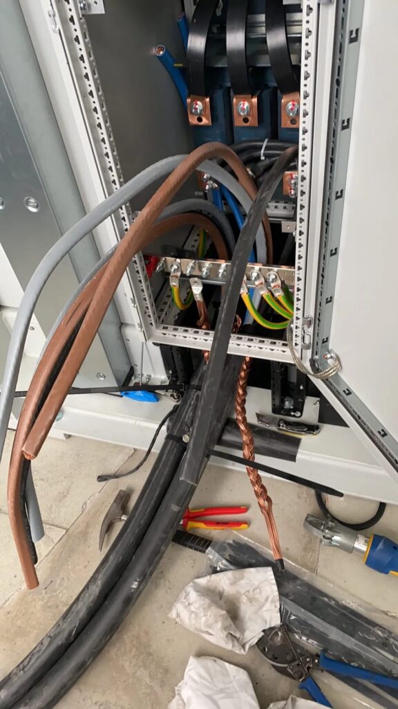 Weitere Installationen · Anschluss